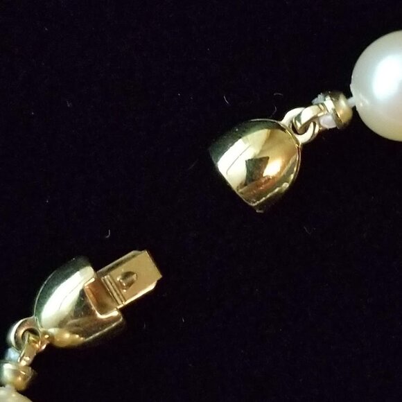 Vintage Signed Monet Champagne Ivory Knotted Faux Pearls - Picture 6 of 7